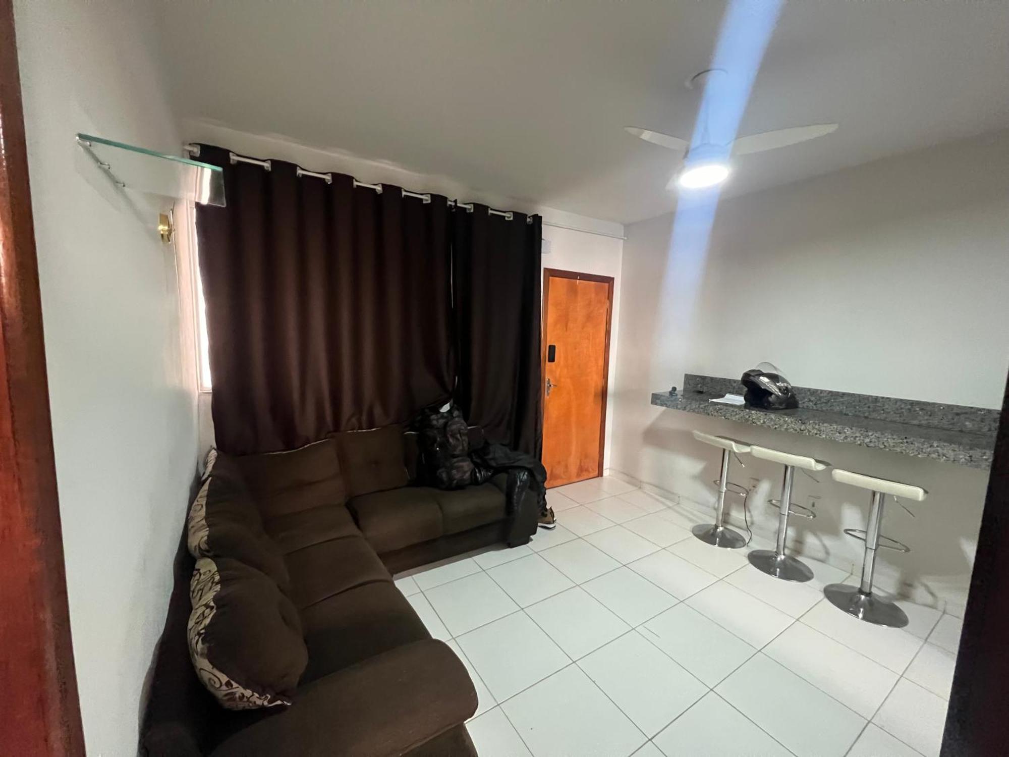 Apartment Em *